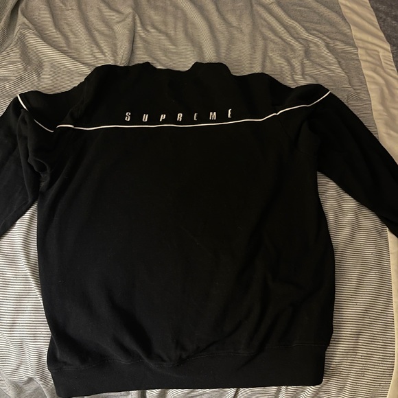 Supreme Sweatshirt